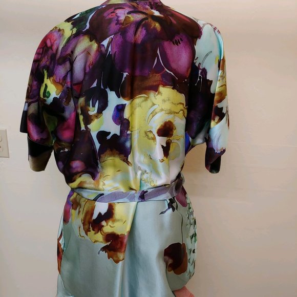 Slik Short Robe - Picture 3 of 4